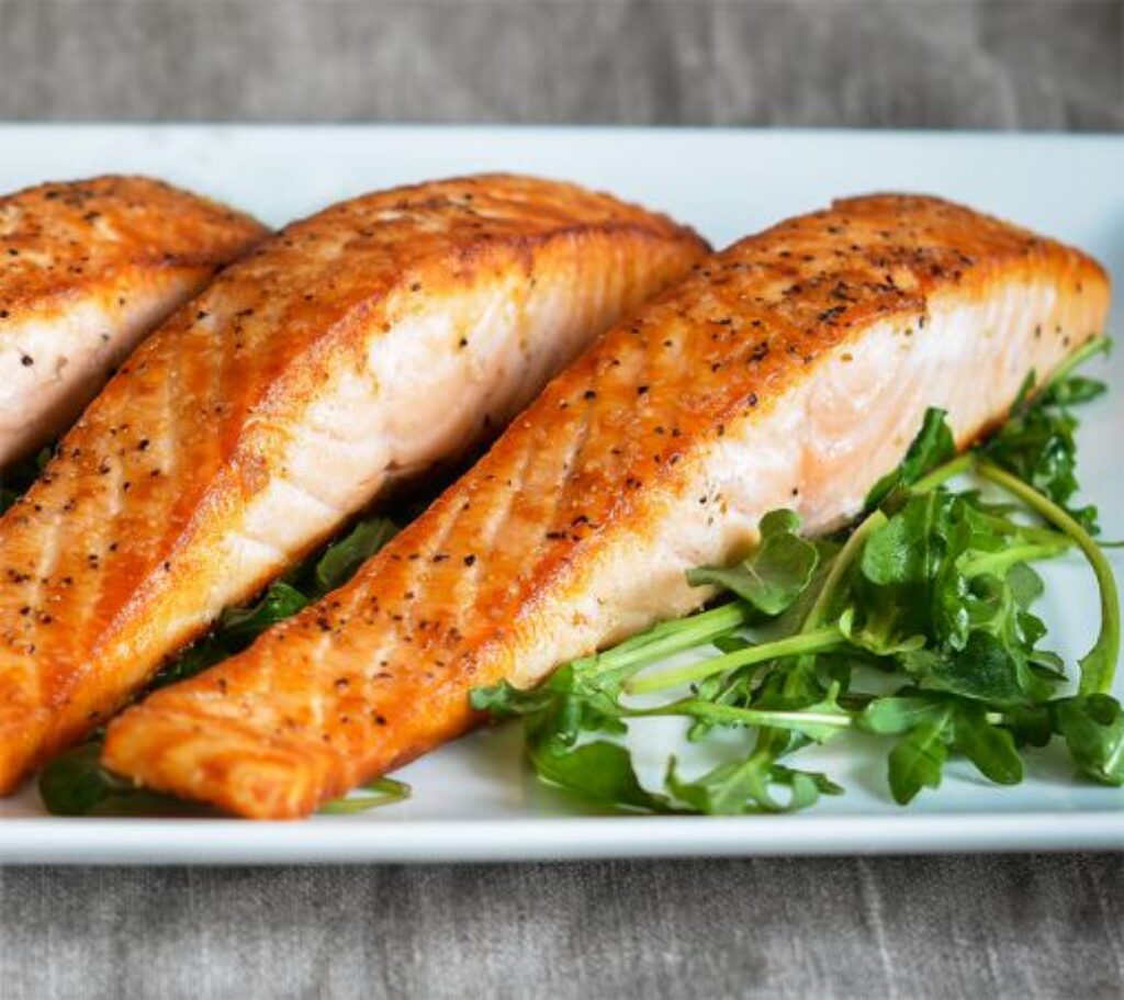 5 cách nấu cá hồi áp chảo sốt đậm đà siêu ngon