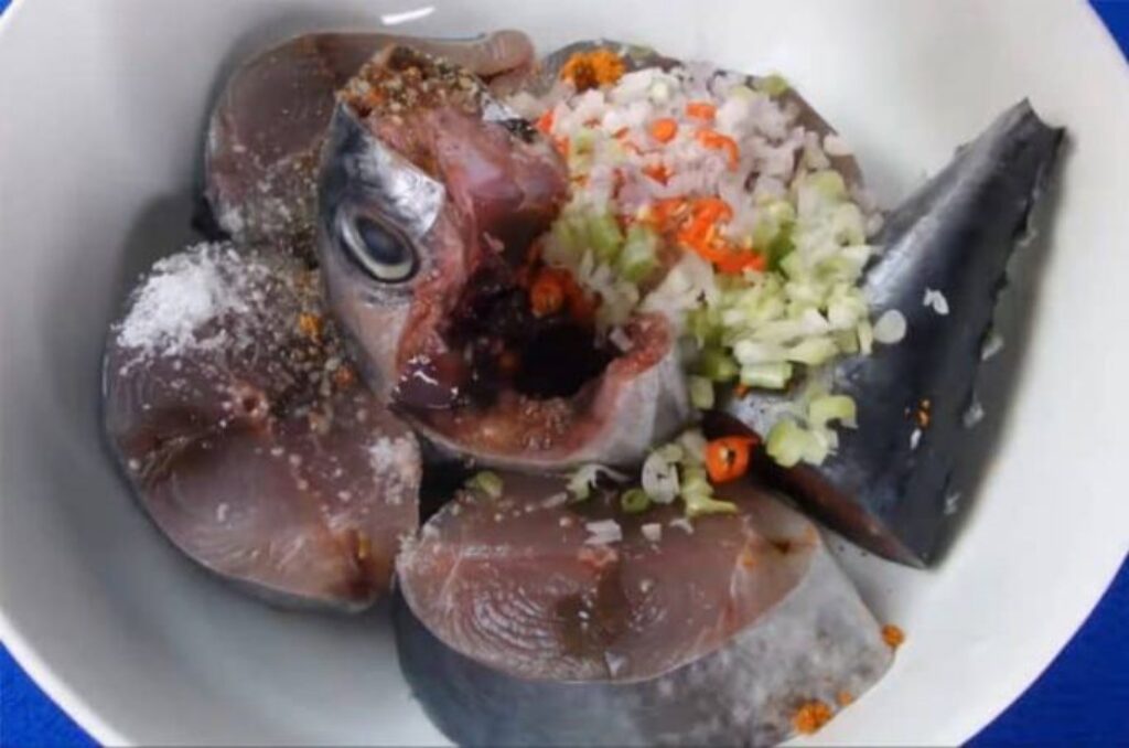 Cá ngừ kho thơm ngon - Món ăn siêu tốn cơm