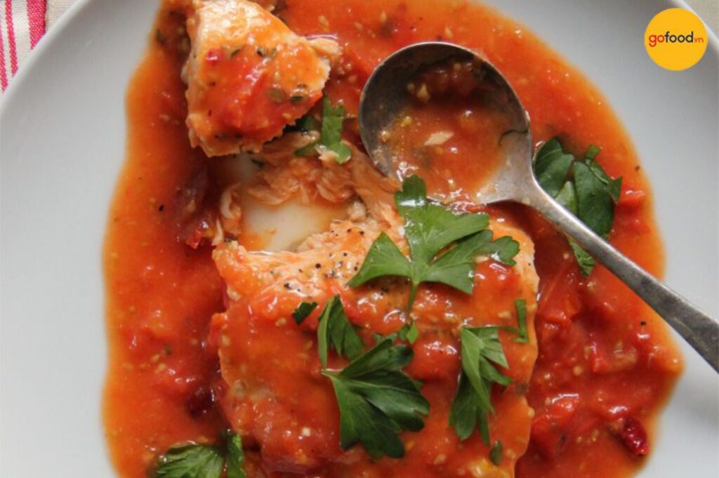 Bí quyết nấu cá hồi sốt cà chua đậm vị không tanh